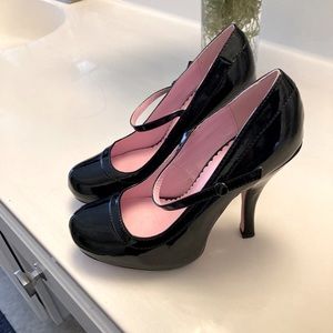 Pinup style heels